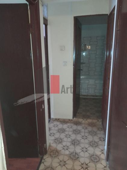 Apartament cu 3 camere decomandat în Drumul Taberei