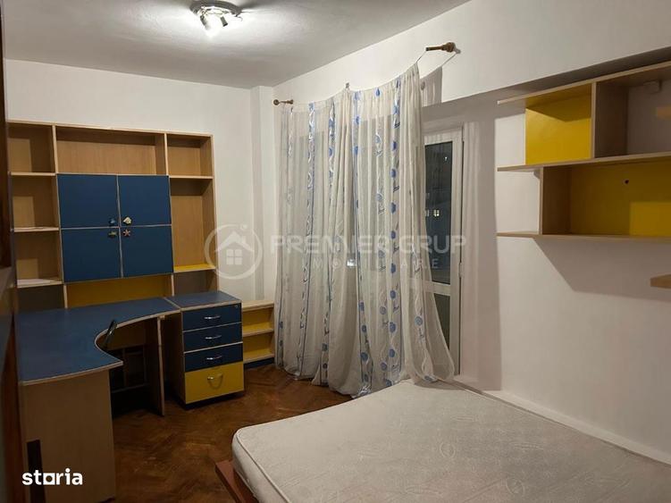 Apartament cu 3 camere decomandat, mobilat în Nicolina