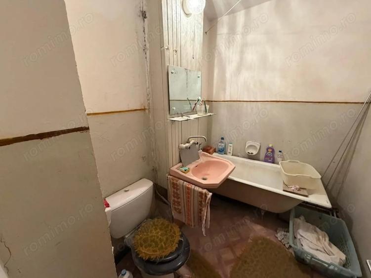 Apartament cu 4 camere decomandat în Central