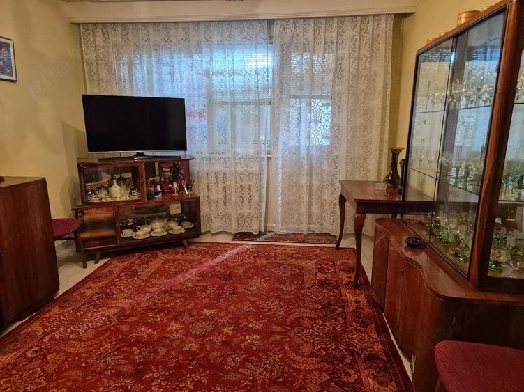Apartament cu 2 camere decomandat în Boema