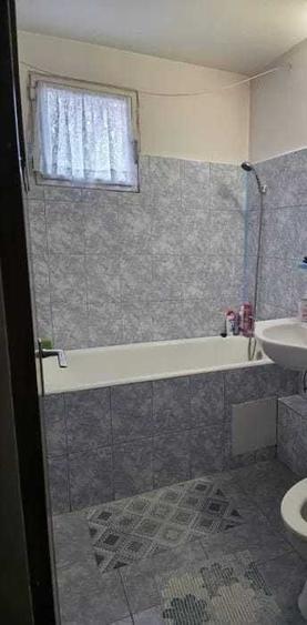 Apartament cu 3 camere semidecomandat în Crângași