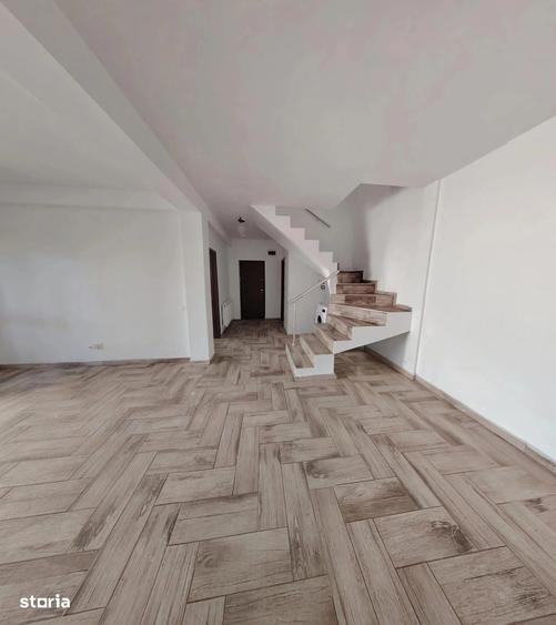 Casă cu 4 camere în Chiajna