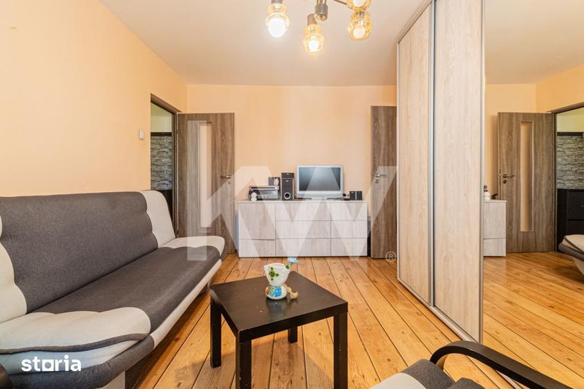 Apartament cu 3 camere semidecomandat în Astra