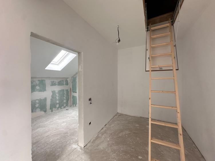 Duplex cu 5 camere cu Canalizare în Moșnița Nouă