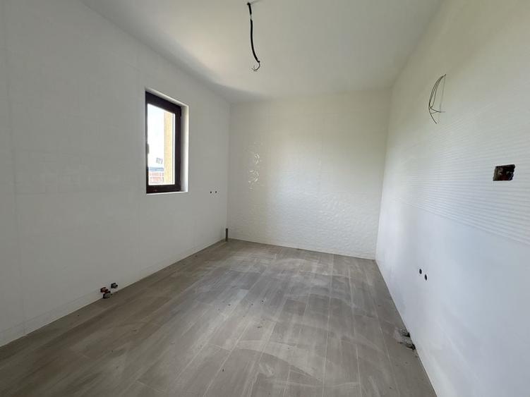 Casă cu 4 camere în Dumbrăveni