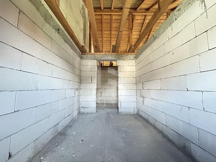 Casă individuală cu 2 camere cu Canalizare în Lumina