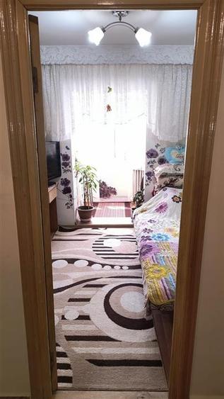Apartament cu 3 camere decomandat, mobilat în Nicolina