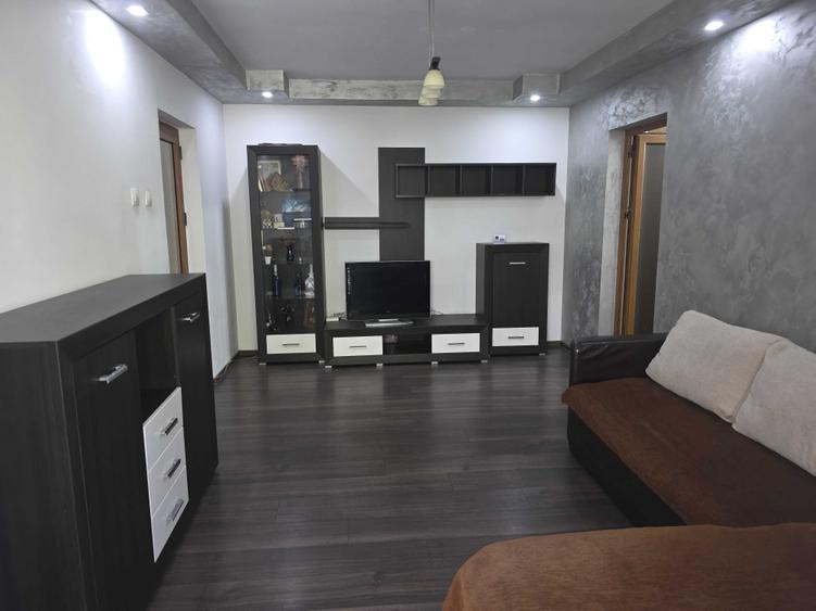 Apartament cu 2 camere semidecomandat în Trivale