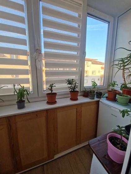 Apartament cu 3 camere decomandat, mobilat în Aradului