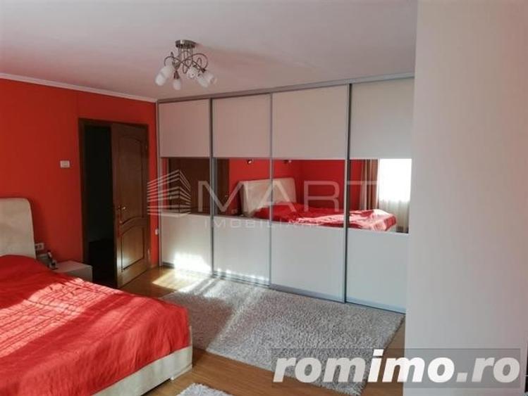 Casă cu 9 camere cu Teren 1545 Mp în Cristian