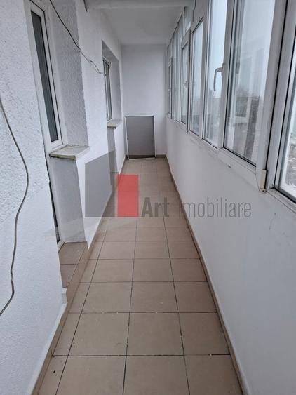 Apartament cu 4 camere decomandat în Central