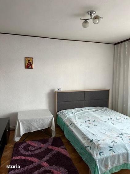 Apartament cu 2 camere decomandat în Policlinica