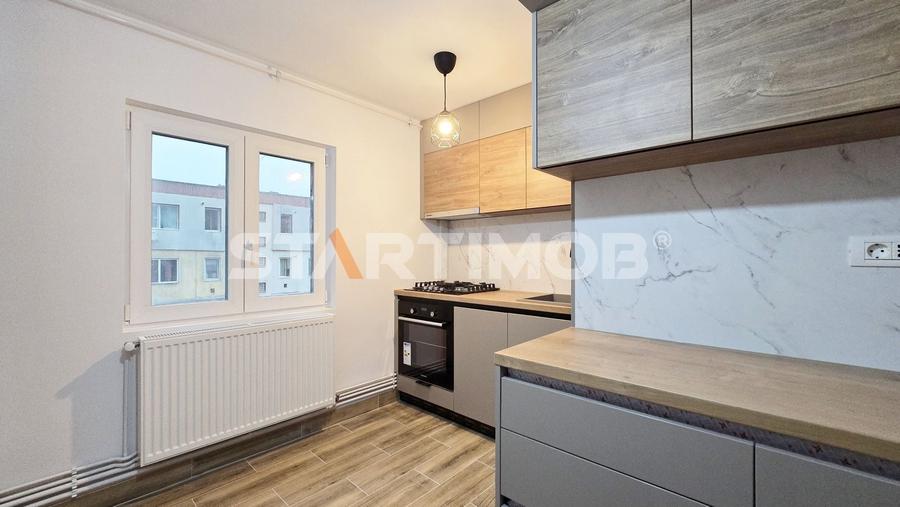 Apartament cu 3 camere decomandat, mobilat în Vlahuță