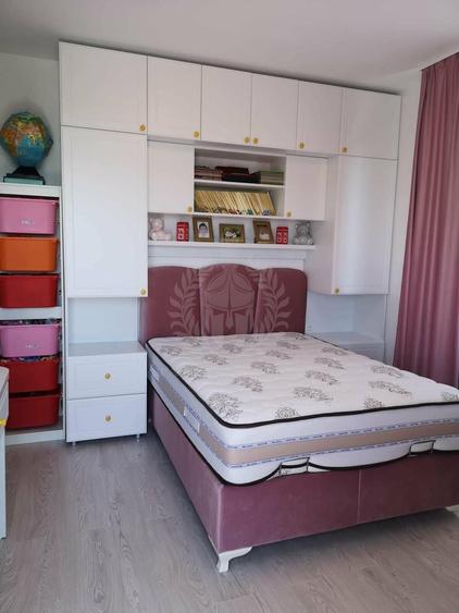 Apartament cu 3 camere decomandat, mobilat în Albert