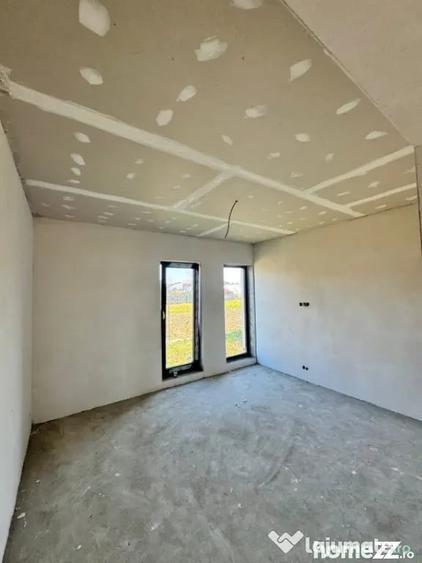 Casă cu 4 camere cu Teren 475 Mp în Mocira