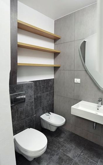 Apartament cu 3 camere decomandat în Exterior Vest