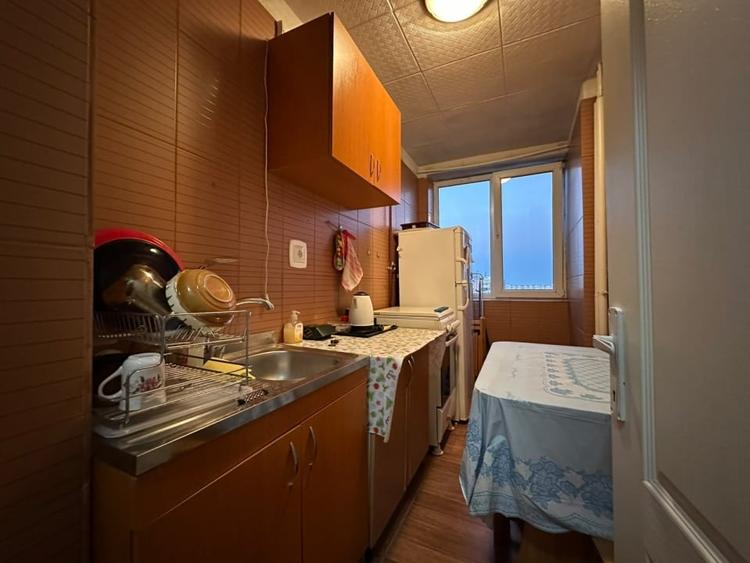 Apartament cu 3 camere semidecomandat în Drumul Taberei