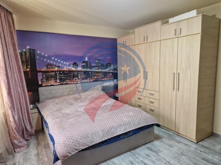 Casă individuală cu 5 camere cu Canalizare în Siloz