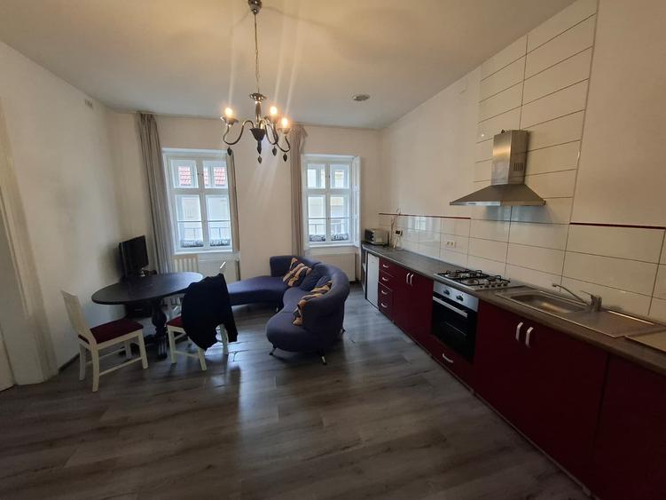 Apartament cu 2 camere semidecomandat în Central
