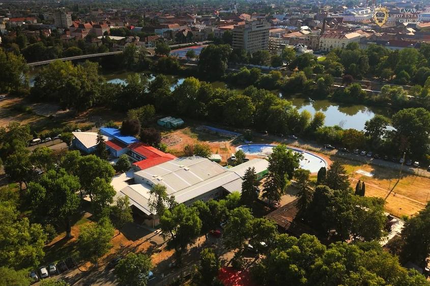 Spațiu comercial, de 740 mp, în Central
