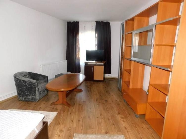 Apartament cu 2 camere decomandat în Vest