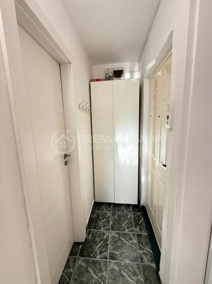 Garsonieră decomandată în Podul de Fier
