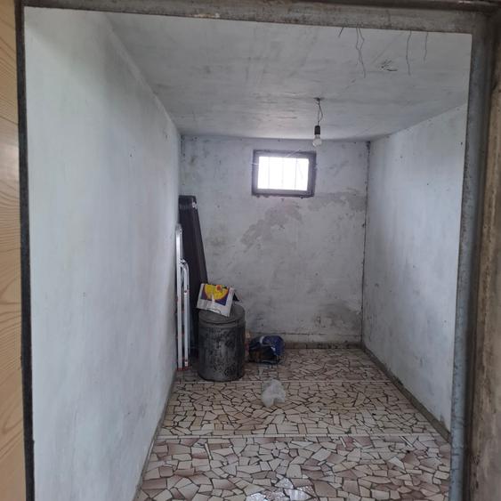 Casă individuală cu 6 camere cu Garaj în Clociov