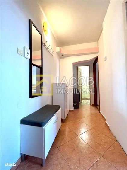 Apartament cu 2 camere decomandat în Republicii