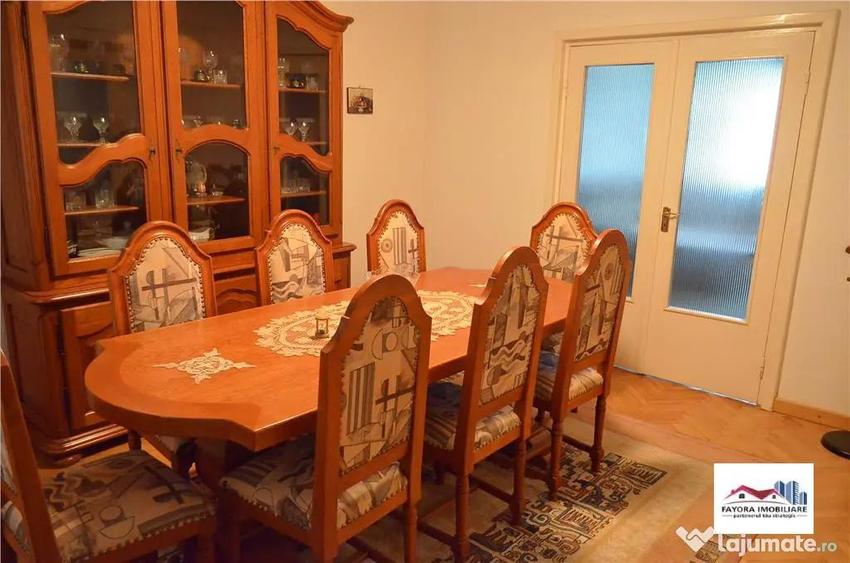 Apartament cu 3 camere decomandat în Aleea Carpați