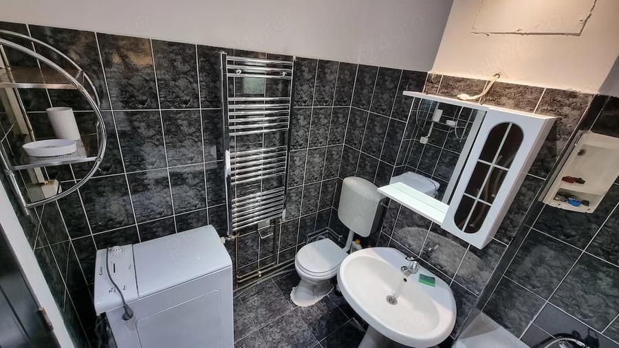 Apartament cu 2 camere decomandat în Girocului