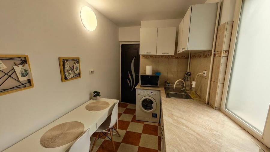 Apartament cu 2 camere decomandat în Cantemir