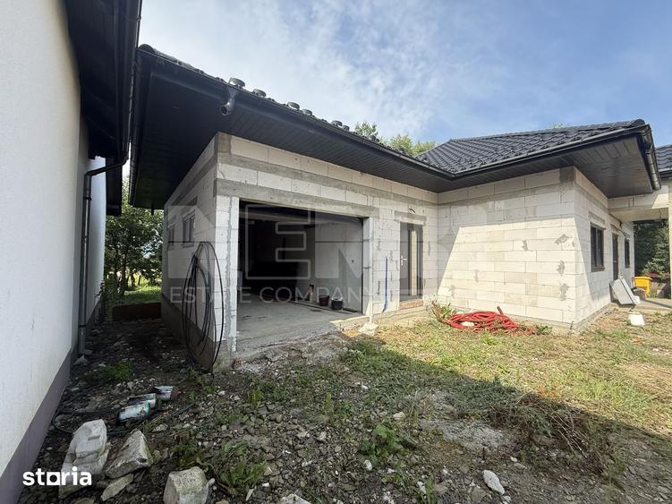 Casă cu 4 camere cu Teren 4100 Mp în Costișa