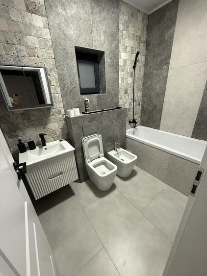 Casă cu 4 camere cu Teren 550 Mp în Central
