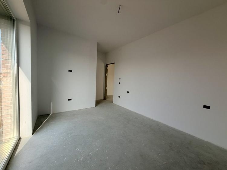 Duplex cu 4 camere cu Canalizare în Dumbrăvița