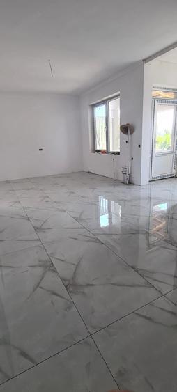 Casă cu Teren 500 Mp în Variaș