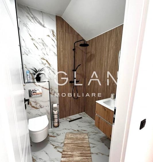 Apartament cu 4 camere decomandat, mobilat în Cristian