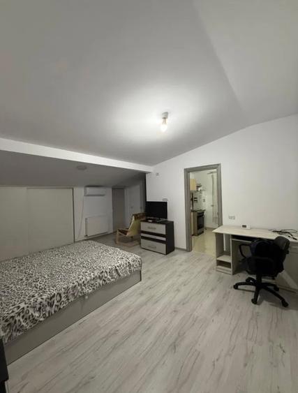 Garsonieră decomandată în Dobroești