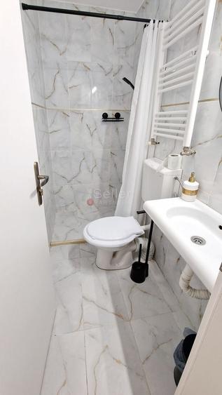 Garsonieră decomandată în Central