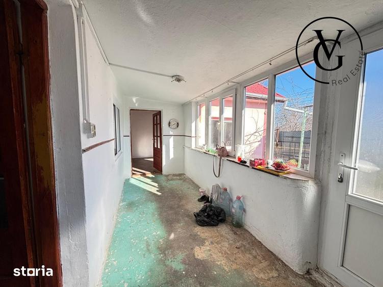 Casă cu 3 camere semidecomandat cu Teren 387 Mp în Lumina