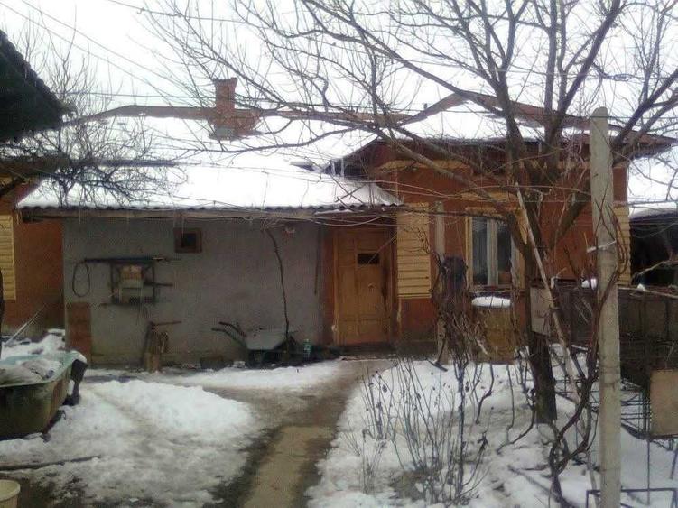 Casă cu 4 camere în Ciuperceni