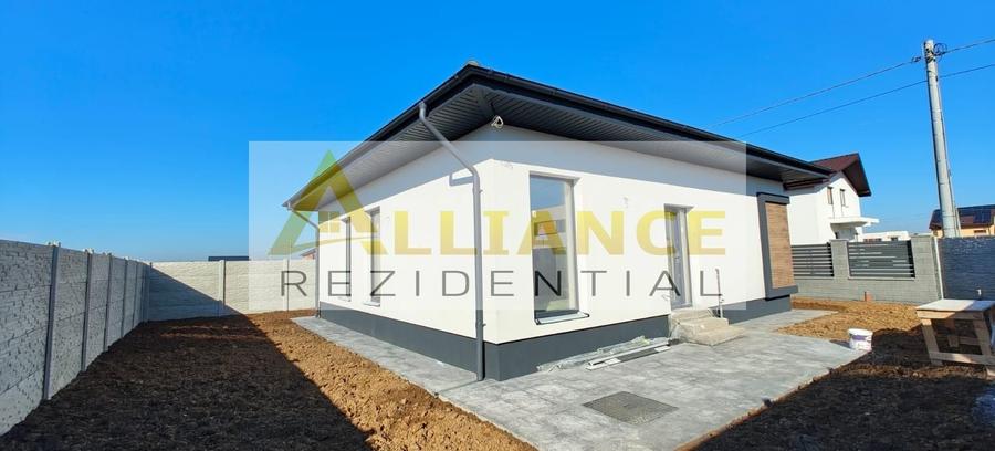 Casă individuală cu 4 camere cu Canalizare în Berceni