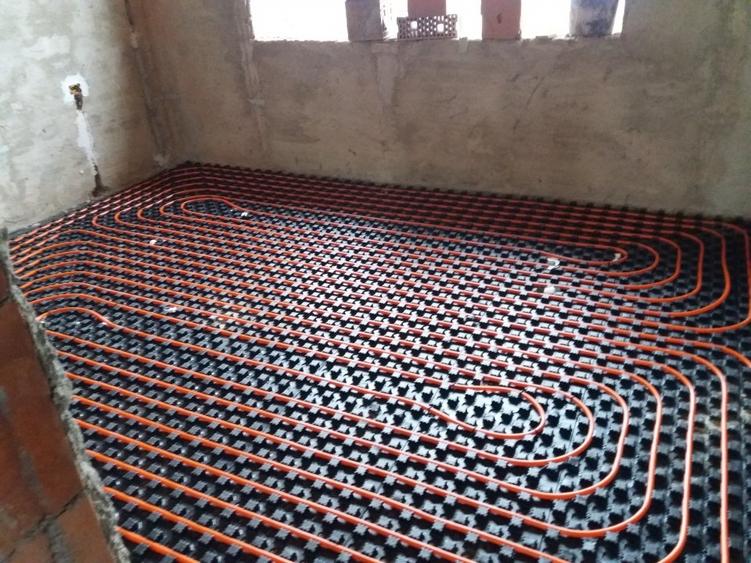 Casă individuală cu 5 camere cu Teren 650 Mp în Odăi