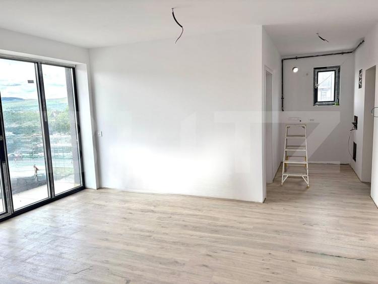 Apartament cu 3 camere decomandat în Ampoi 3