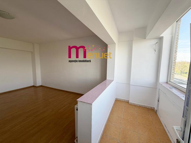 Apartament cu 2 camere decomandat în Pelican