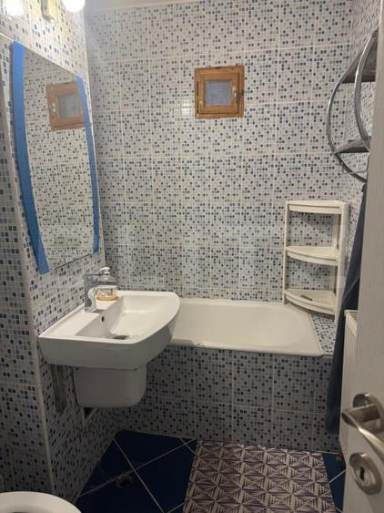 Apartament cu 3 camere decomandat, mobilat în Micro 16