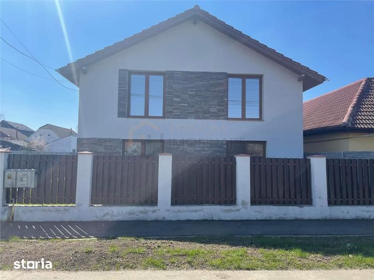 Casă cu 6 camere cu Teren 995 Mp în Ronaț