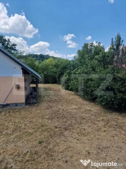 Casa cu 4 camere, 100 mp,si teren 700mp, zona Leoni - 1