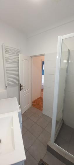 Apartament cu 4 camere decomandat în Rosetti