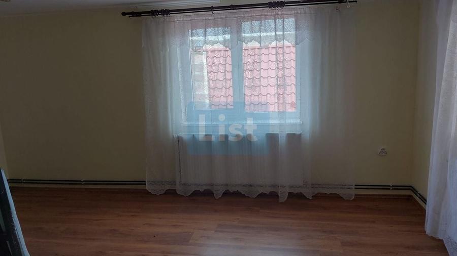 Casă cu 3 camere cu Garaj în Mărgău