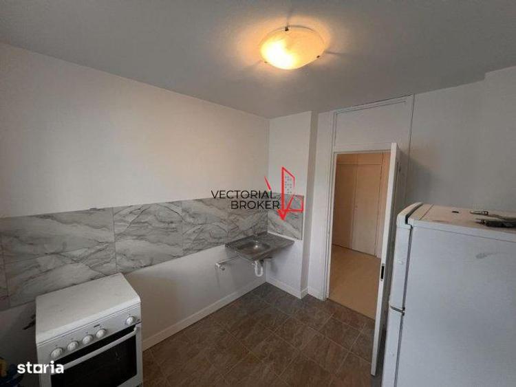 Apartament cu 3 camere decomandat în Dristor